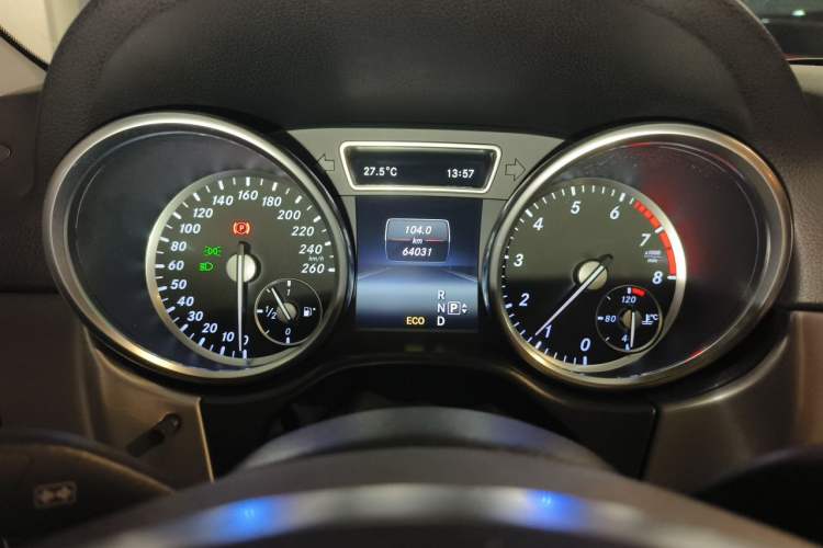 Used Mercedes-Benz M-Class 2015 ML 320 4MATIC Instrument Cluster