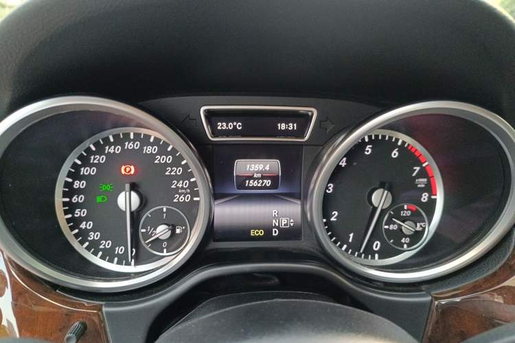 Used Mercedes-Benz M-Class 2015 ML 400 4MATIC Luxury Model Instrument Cluster
