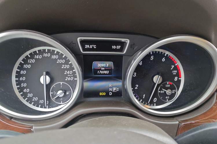 Used Mercedes-Benz M-Class 2015 ML 400 4MATIC Dynamic Model Instrument Cluster