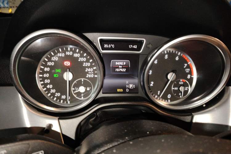 Used Mercedes-Benz M-Class 2015 ML 320 4MATIC Instrument Cluster