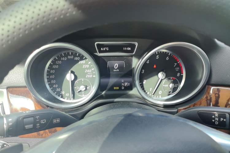 Used Mercedes-Benz M-Class 2015 ML 400 4MATIC Dynamic Model Instrument Cluster