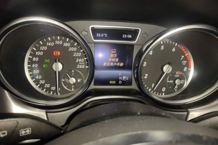Used Mercedes-Benz M-Class 2015 ML 320 4MATIC Instrument Cluster