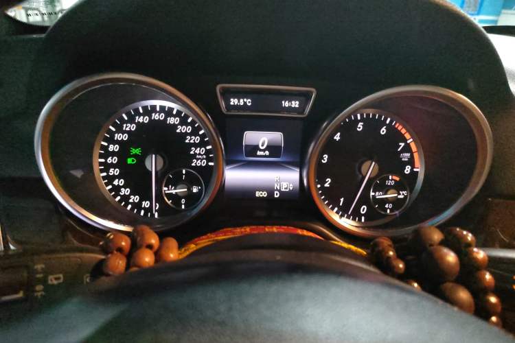 Used Mercedes-Benz M-Class 2015 ML 400 4MATIC Luxury Model Instrument Cluster