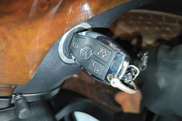 Used Mercedes-Benz M-Class 2015 ML 400 4MATIC Dynamic Model Interior 1