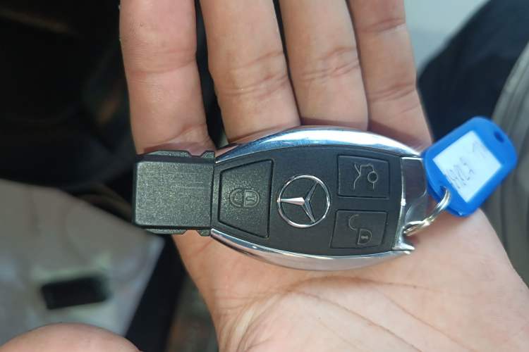 Used Mercedes-Benz M-Class 2015 ML 320 4MATIC Interior 1