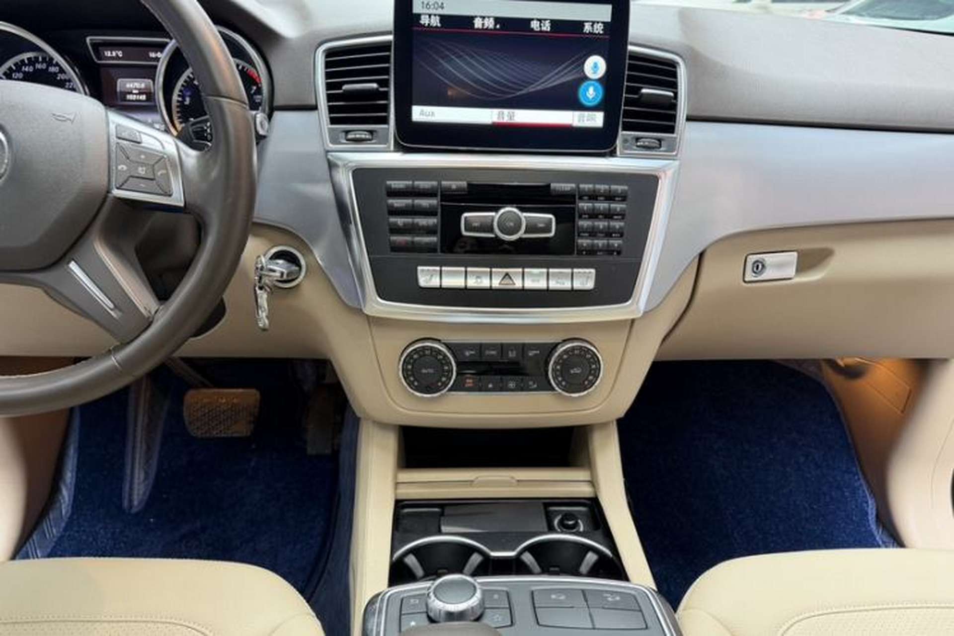 Used Mercedes-Benz M-Class 2015 ML 320 4MATIC Interior 10