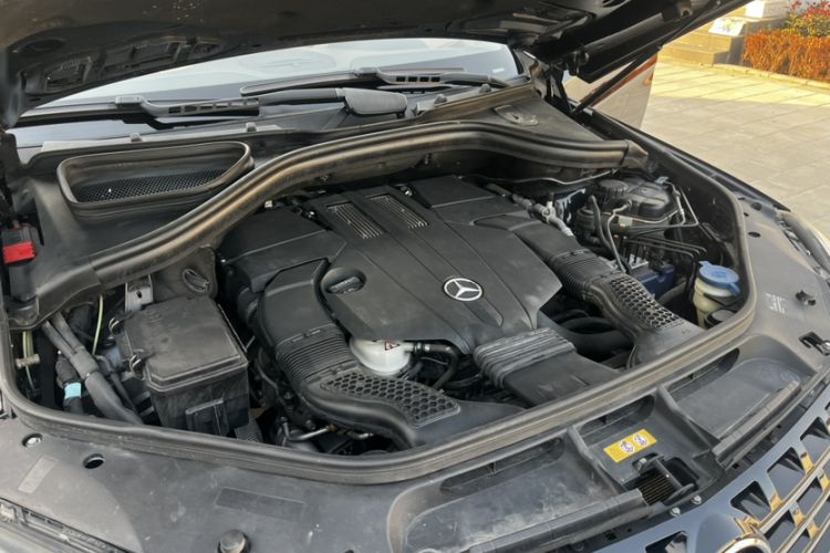 Used Mercedes-Benz M-Class 2015 ML 400 4MATIC Dynamic Model Interior 11