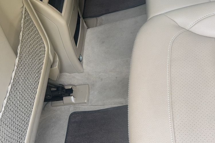 Used Mercedes-Benz M-Class 2015 ML 320 4MATIC Interior 2