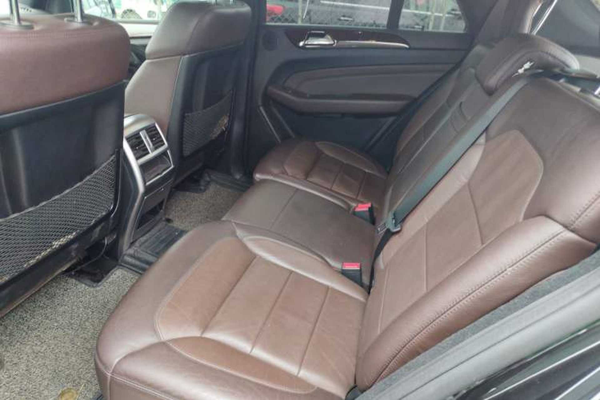 Used Mercedes-Benz M-Class 2015 ML 400 4MATIC Luxury Model Interior 4