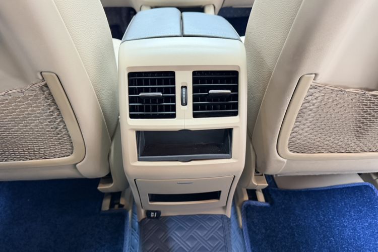Used Mercedes-Benz M-Class 2015 ML 320 4MATIC Interior 9