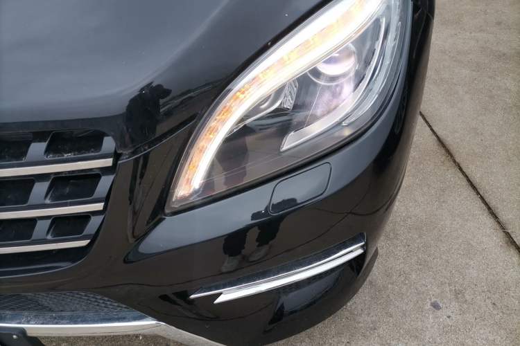 Used Mercedes-Benz M-Class 2015 ML 320 4MATIC Left Front Headlight