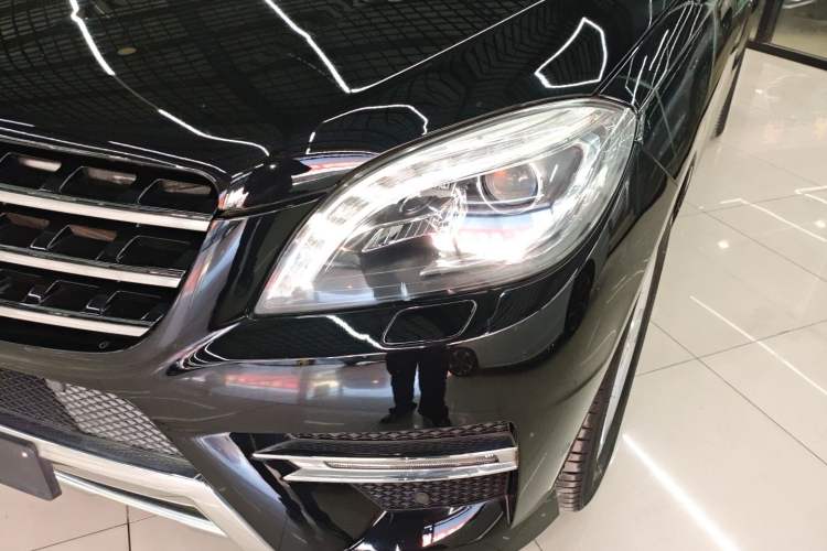 Used Mercedes-Benz M-Class 2015 ML 400 4MATIC Dynamic Model Left Front Headlight