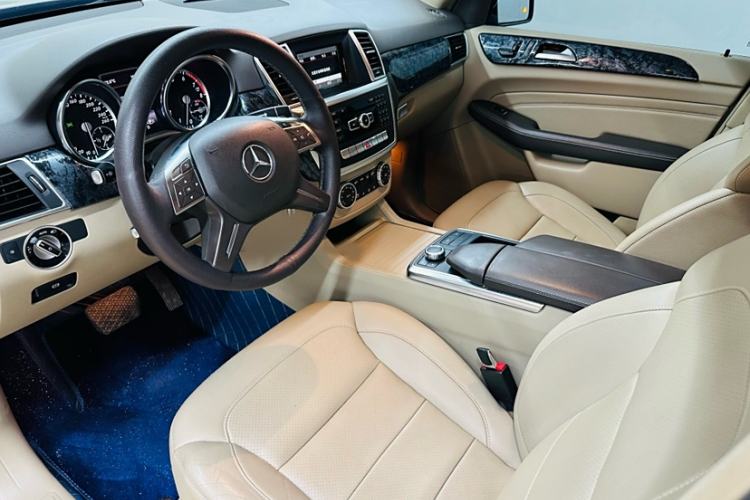 Used Mercedes-Benz M-Class 2015 ML 320 4MATIC Left Front Seat