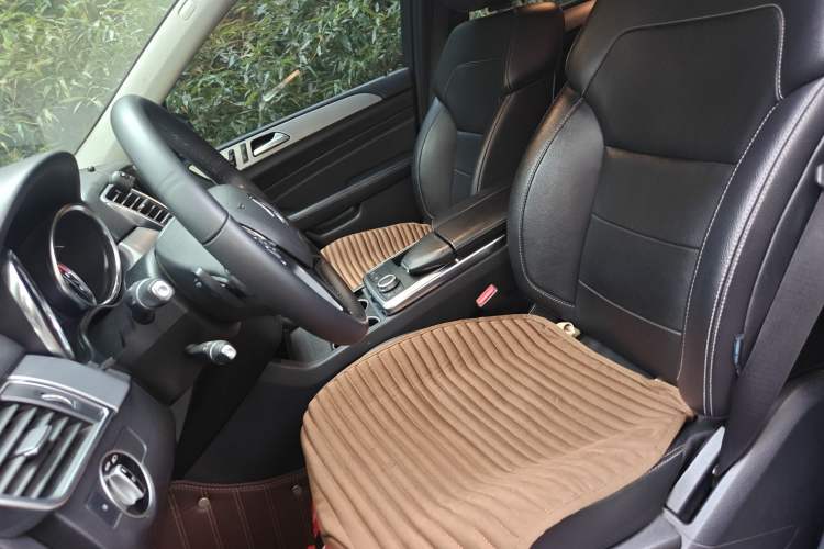Used Mercedes-Benz M-Class 2015 ML 320 4MATIC Left Front Seat
