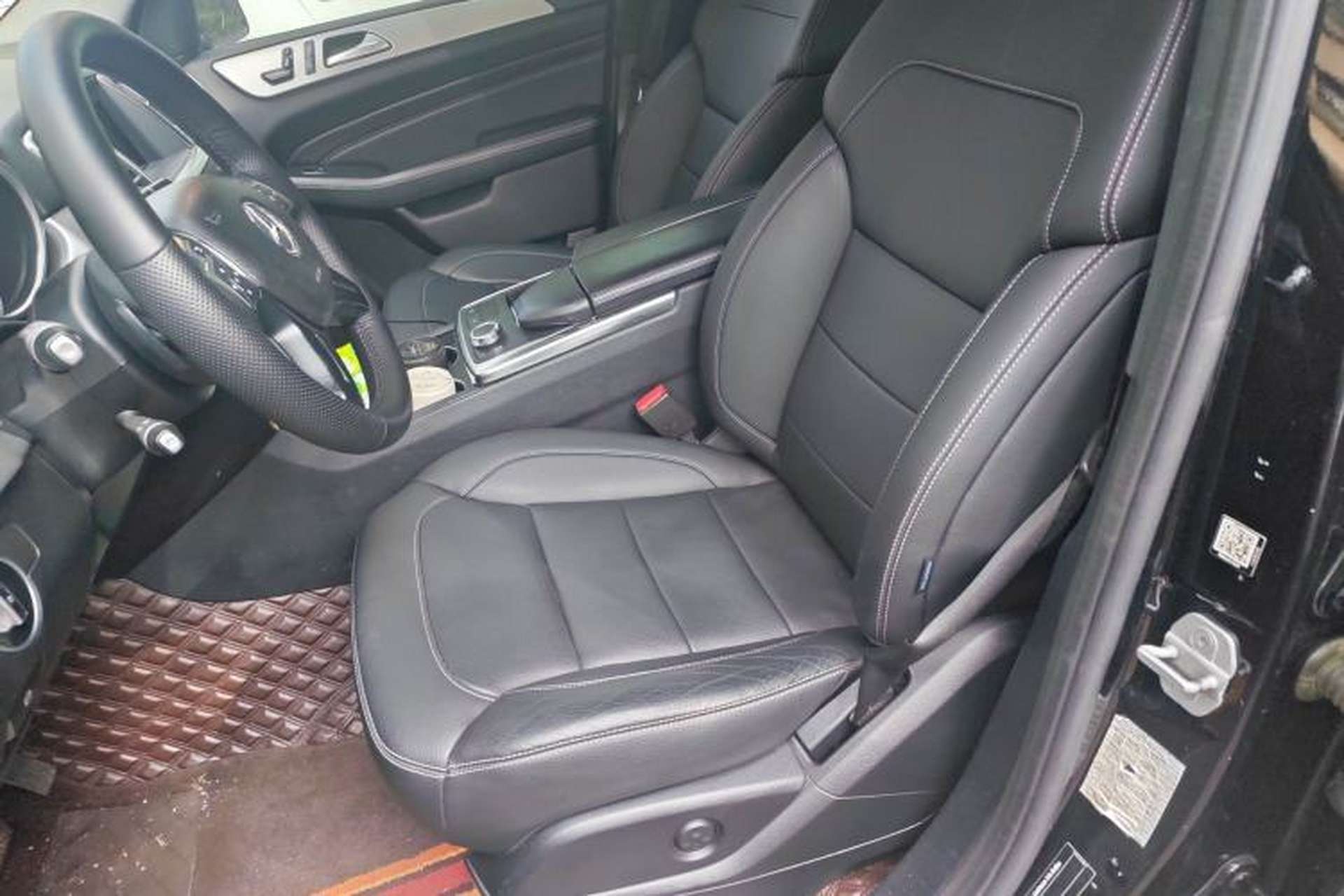 Used Mercedes-Benz M-Class 2015 ML 320 4MATIC Left Front Seat