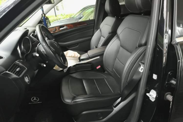 Used Mercedes-Benz M-Class 2015 ML 400 4MATIC Dynamic Model Left Front Seat