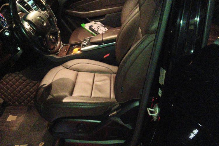 Used Mercedes-Benz M-Class 2015 ML 400 4MATIC Luxury Model Left Front Seat