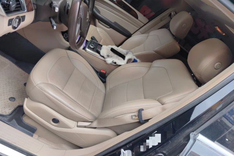 Used Mercedes-Benz M-Class 2015 ML 400 4MATIC Dynamic Model Left Front Seat