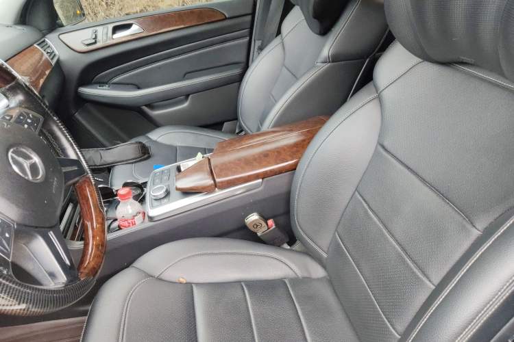 Used Mercedes-Benz M-Class 2015 ML 400 4MATIC Dynamic Model Left Front Seat