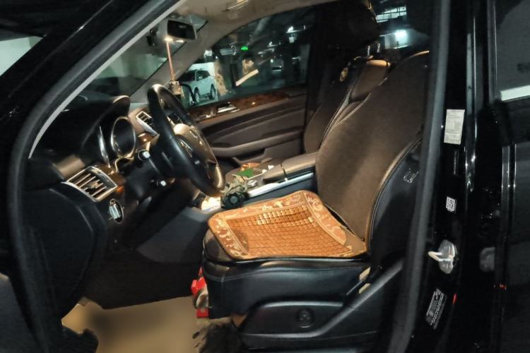 Used Mercedes-Benz M-Class 2015 ML 400 4MATIC Dynamic Model Left Front Seat