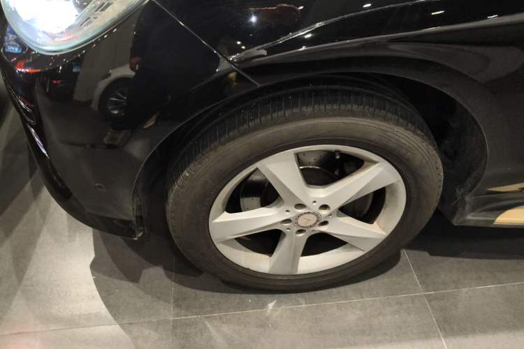 Used Mercedes-Benz M-Class 2015 ML 320 4MATIC Left Front Wheel Hub