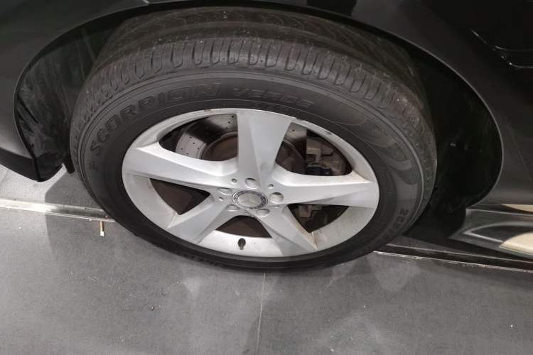 Used Mercedes-Benz M-Class 2015 ML 320 4MATIC Left Front Wheel Hub