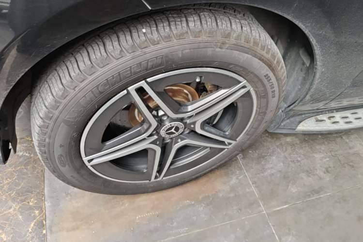 Used Mercedes-Benz M-Class 2015 ML 400 4MATIC Luxury Model Left Front Wheel Hub