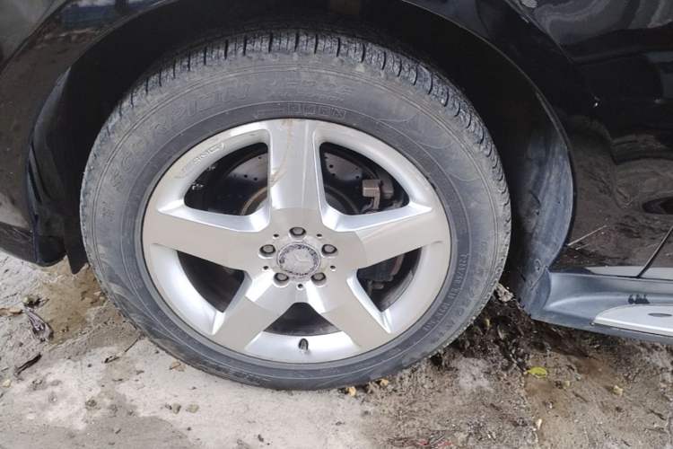 Used Mercedes-Benz M-Class 2015 ML 400 4MATIC Luxury Model Left Front Wheel Hub
