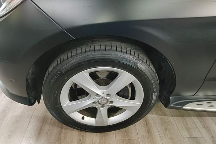 Used Mercedes-Benz M-Class 2015 ML 400 4MATIC Dynamic Model Left Front Wheel Hub