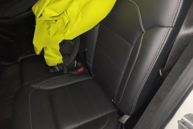 Used Mercedes-Benz M-Class 2015 ML 400 4MATIC Dynamic Model Left Rear Seat