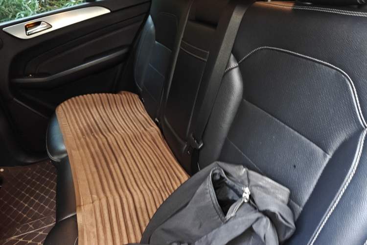Used Mercedes-Benz M-Class 2015 ML 320 4MATIC Left Rear Seat