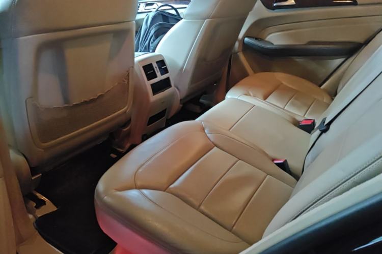 Used Mercedes-Benz M-Class 2015 ML 400 4MATIC Luxury Model Left Rear Seat