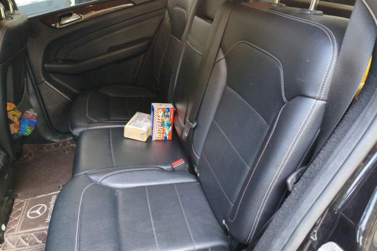 Used Mercedes-Benz M-Class 2015 ML 400 4MATIC Dynamic Model Left Rear Seat
