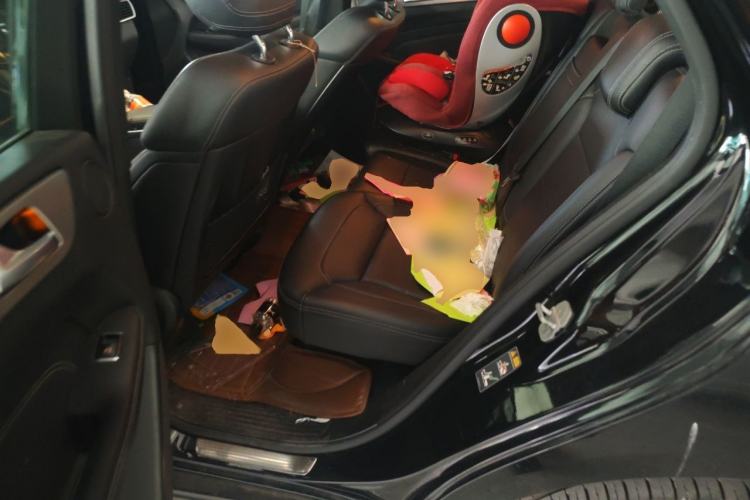 Used Mercedes-Benz M-Class 2015 ML 320 4MATIC Left Rear Seat