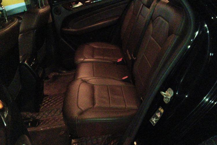 Used Mercedes-Benz M-Class 2015 ML 400 4MATIC Luxury Model Left Rear Seat