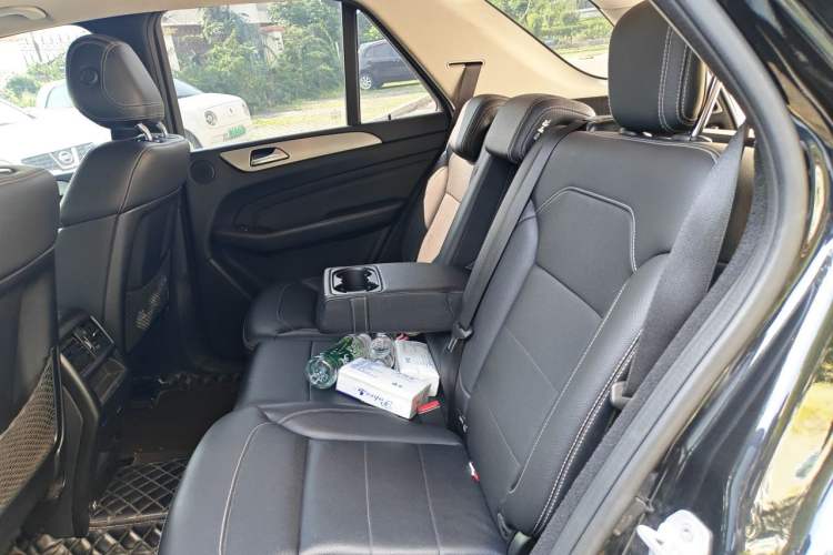 Used Mercedes-Benz M-Class 2015 ML 320 4MATIC Left Rear Seat