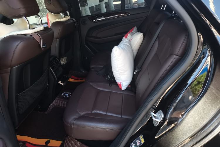 Used Mercedes-Benz M-Class 2015 ML 400 4MATIC Luxury Model Left Rear Seat