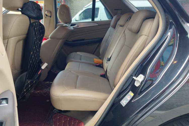 Used Mercedes-Benz M-Class 2015 ML 320 4MATIC Left Rear Seat