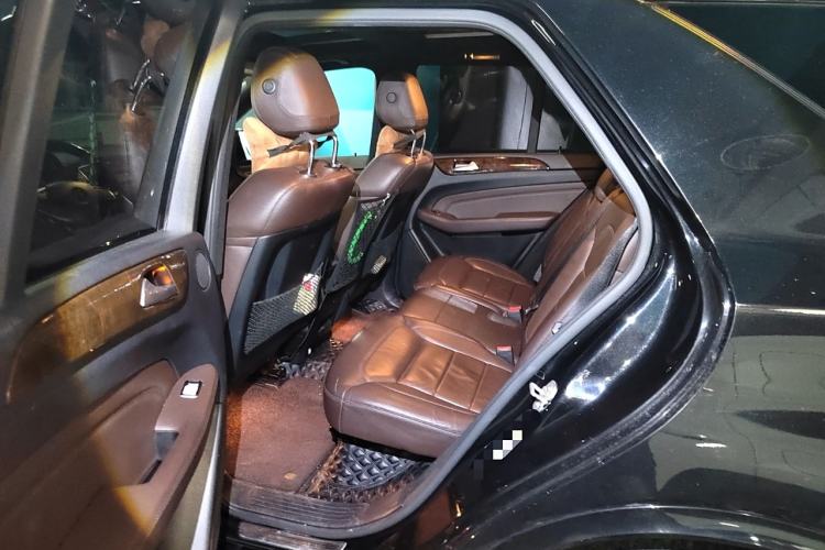 Used Mercedes-Benz M-Class 2015 ML 400 4MATIC Luxury Model Left Rear Seat