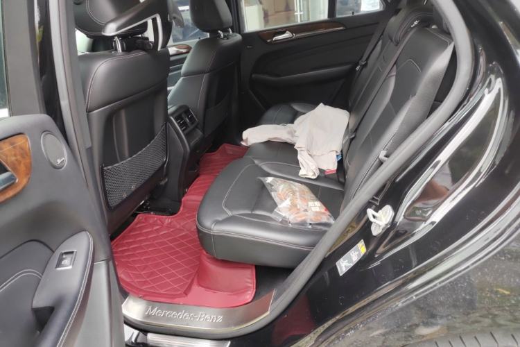 Used Mercedes-Benz M-Class 2015 ML 400 4MATIC Dynamic Model Left Rear Seat