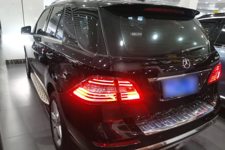 Used Mercedes-Benz M-Class 2015 ML 320 4MATIC Left Side