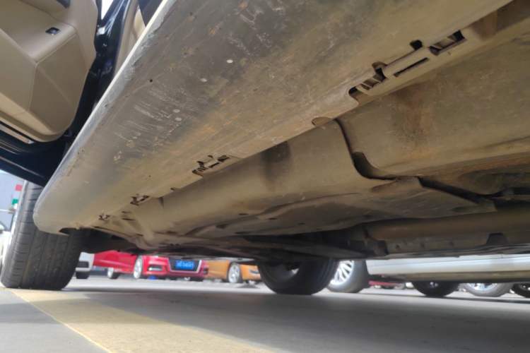 Used Mercedes-Benz M-Class 2015 ML 350 CDI 4MATIC Left Side Sill