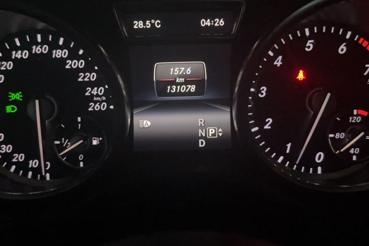 Used Mercedes-Benz M-Class 2015 ML 320 4MATIC Odometer Close Up