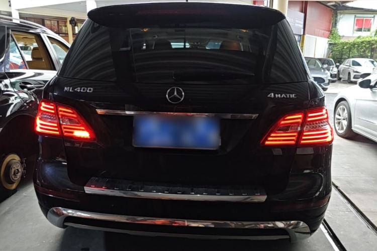 Used Mercedes-Benz M-Class 2015 ML 400 4MATIC Luxury Model Rear