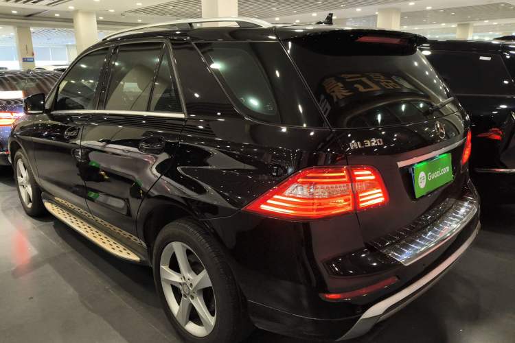 Used Mercedes-Benz M-Class 2015 ML 320 4MATIC Rear Left 45 Deg