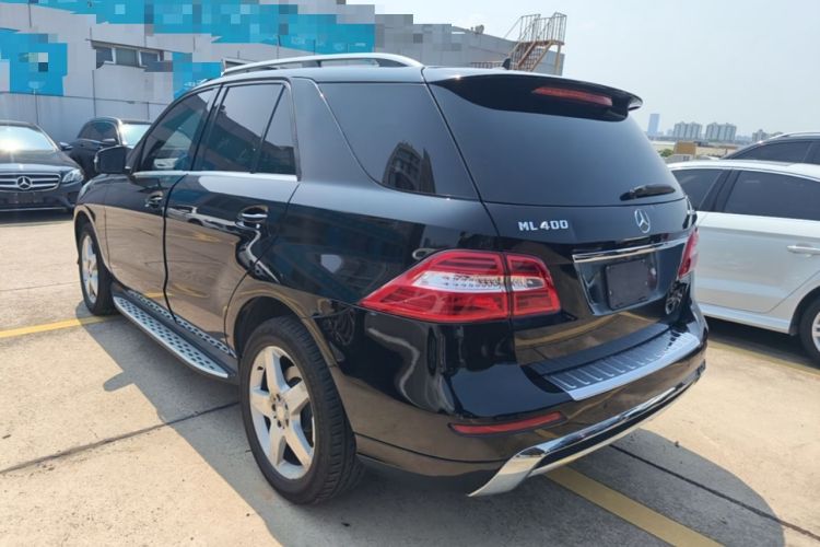 Used Mercedes-Benz M-Class 2015 ML 400 4MATIC Luxury Model Rear Left 45 Deg
