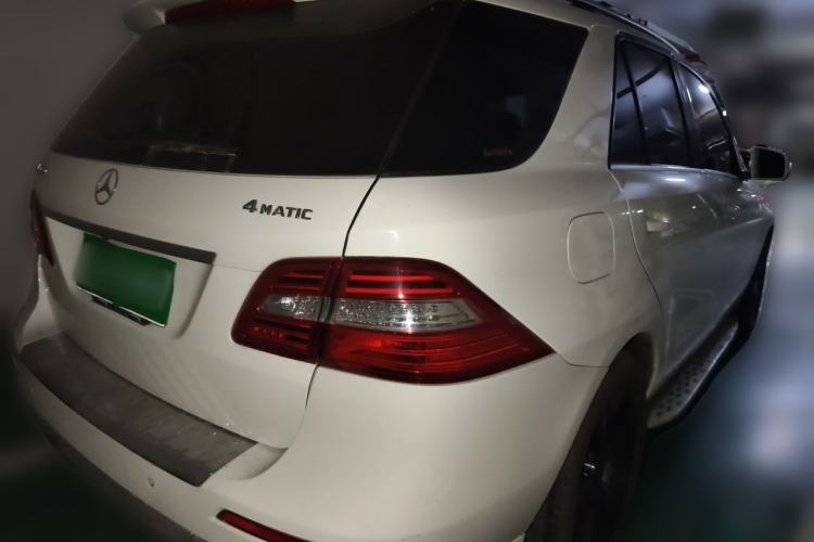 Used Mercedes-Benz M-Class 2015 ML 400 4MATIC Dynamic Model Rear Right 45 Deg