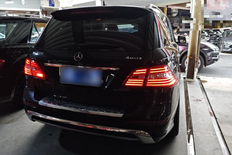 Used Mercedes-Benz M-Class 2015 ML 400 4MATIC Luxury Model Rear Right 45 Deg