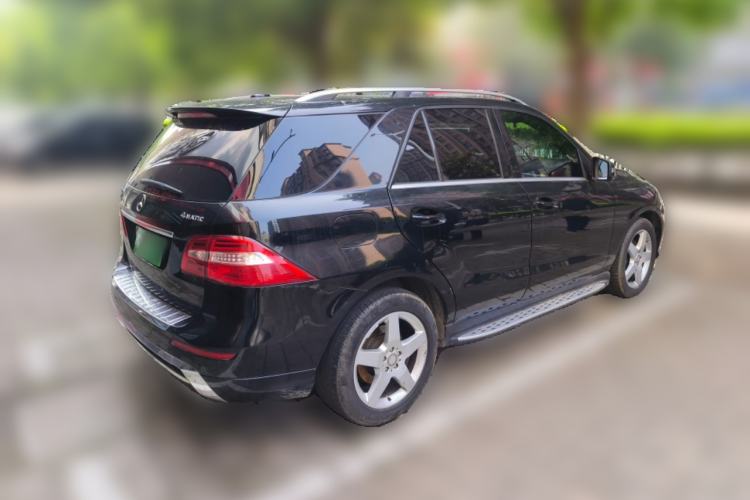 Used Mercedes-Benz M-Class 2015 ML 400 4MATIC Luxury Model Rear Right 45 Deg