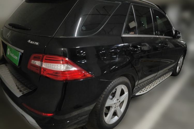 Used Mercedes-Benz M-Class 2015 ML 400 4MATIC Dynamic Model Rear Right 45 Deg